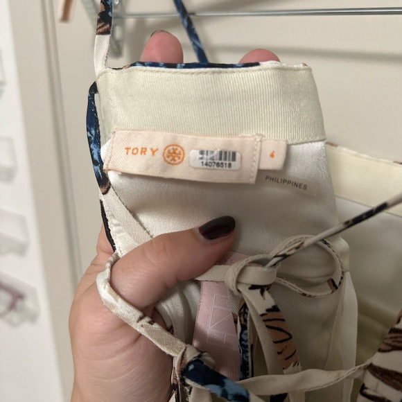 Tory Burch 90’s inspired strappy tie back tank - Picture 8 of 11